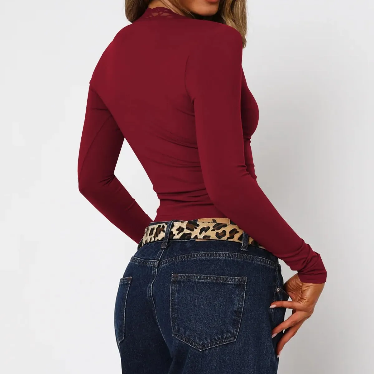 Women Sexy V Neck Lace Trim Cropped T Shirt Slim Fit Low Cut Long Sleeve Lace Patchwork Tee Tops Y2k Fall Outfits