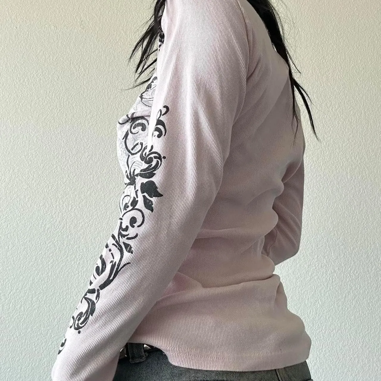 Women Y2k Long Sleeve Grunge Shirts Vintage Gothic Graphic Tees Top Teen Girls Aesthetic T Shirt Emo Clothes
